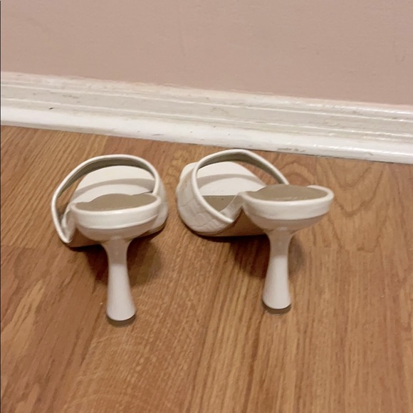 Heels - Picture 3 of 4